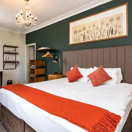 Gardens Hotel 3*