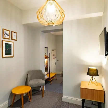 Hotel Victoria London
