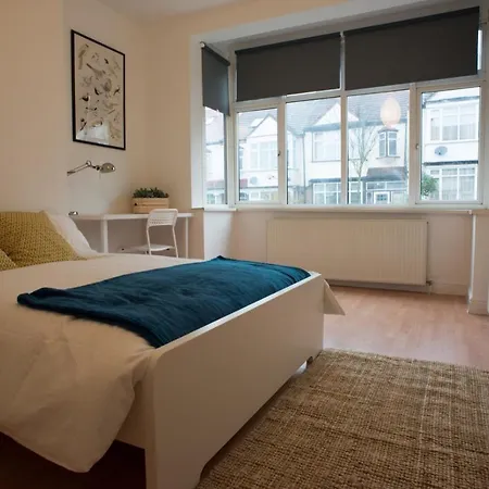 Homestay Tooting Bec By Dc London