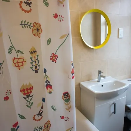 Homestay Tooting Bec By Dc London