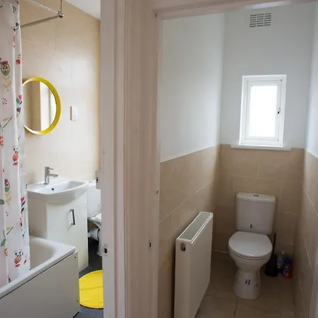 Tooting Bec By Dc Homestay *