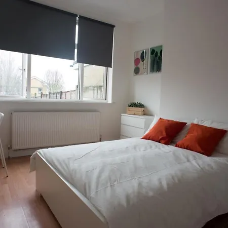 Homestay Tooting Bec By Dc London