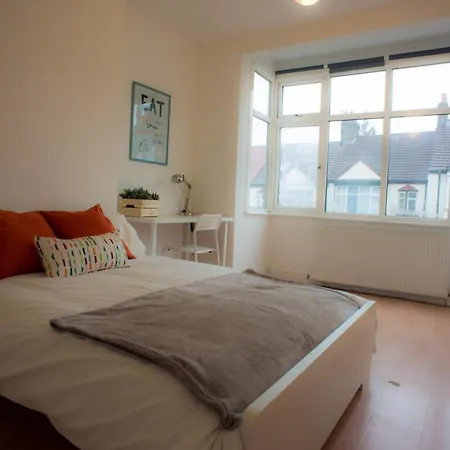 Tooting Bec By Dc Homestay London