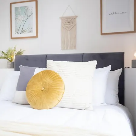 Perfect For Business & Corporate Stays - Three Bed With View Shoreditch Apartment London