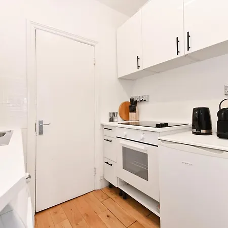 Soho Apartment, Theatres & Old Compton Street Apartment London