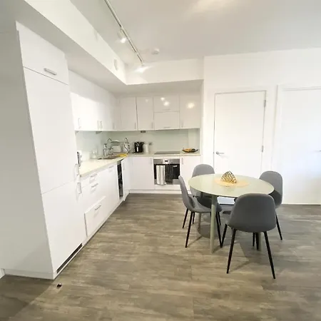 Homestay Air Airport 2 Bedroom London