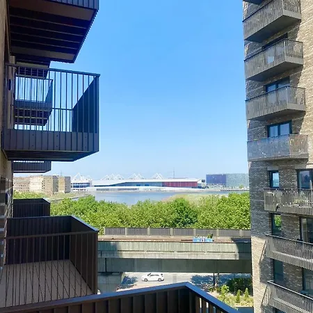 Air Airport 2 Bedroom Homestay London