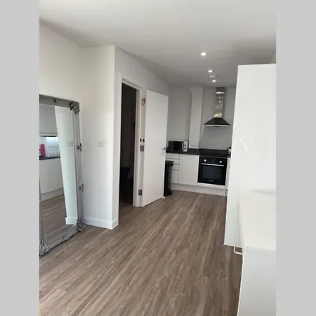 Croydon Gem - Fast Train To The Centre And Free Parking Apartment