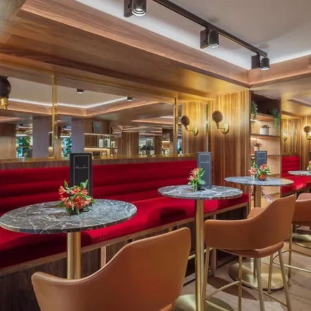 Aparthotel Melia White House 4*