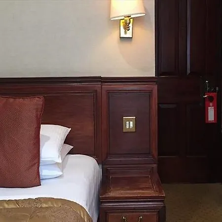Hotel Rochester By Blue Orchid 4*