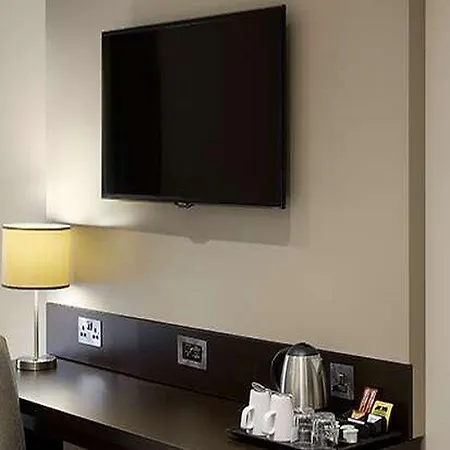 Premier Wimbledon South Hotel London