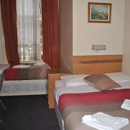 Guilford House 2*