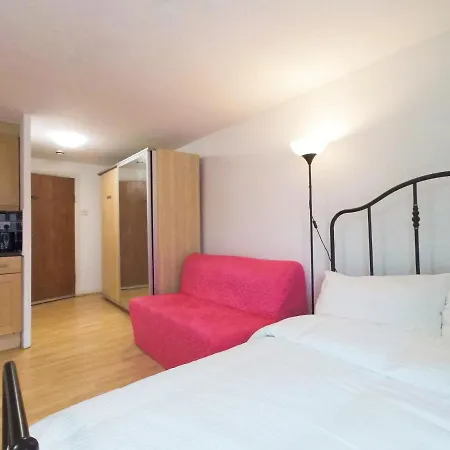 Luna 218 Flat 3 At Marble Arch London