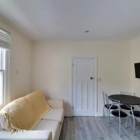 Apartament Replingham Road *