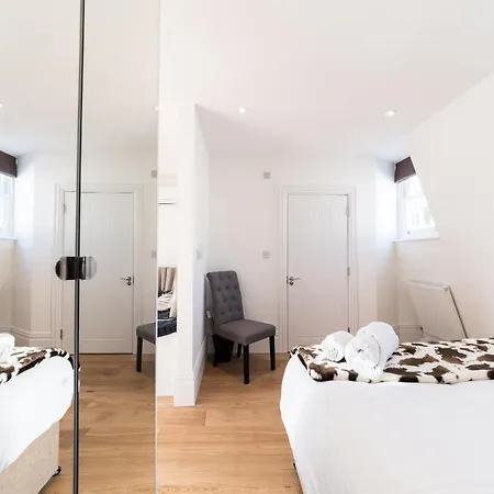 Apartment Luxury Flat With Sw Balcony In Fulham Broadway *