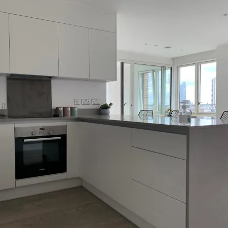 Apartment Blackwall London
