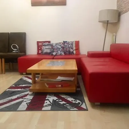 Comfy Rooms. Shared East Homestay. * London