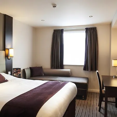Premier Kew Bridge Hotel London
