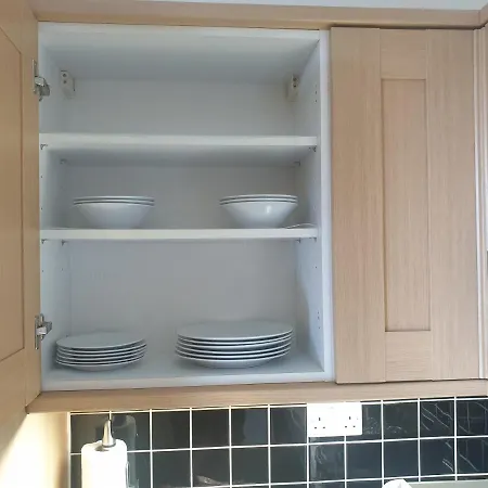 Apartment London Luxury 2 Bedroom Flat 5min Walk From Overground, With Free Wifi, Free Parking-sleeps X6 Ilford