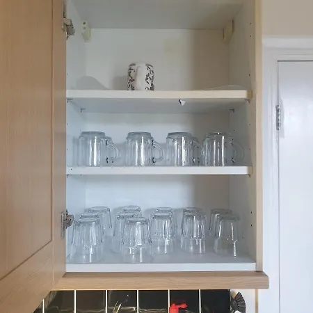 London Luxury 2 Bedroom Flat 5min Walk From Overground, With Free Wifi, Free Parking-sleeps X6 Apartment