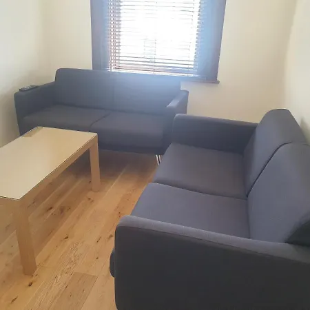 London Luxury 2 Bedroom Flat 5min Walk From Overground, With Free Wifi, Free Parking-sleeps X6 Apartment
