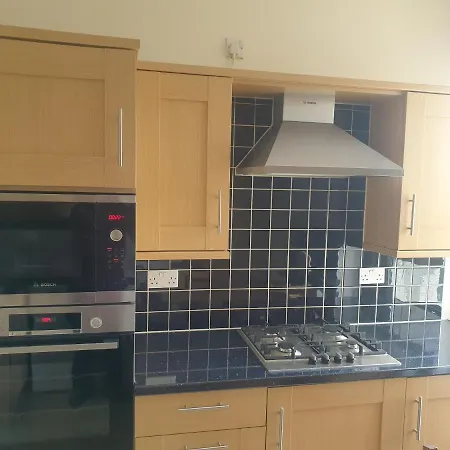 Apartment London Luxury 2 Bedroom Flat 5min Walk From Overground, With Free Wifi, Free Parking-sleeps X6 Ilford