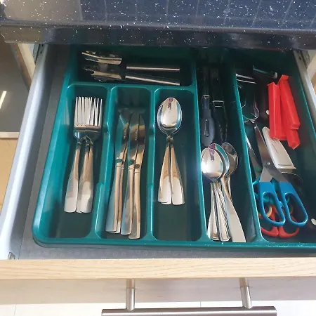 London Luxury 2 Bedroom Flat 5min Walk From Overground, With Free Wifi, Free Parking-sleeps X6 Apartment *