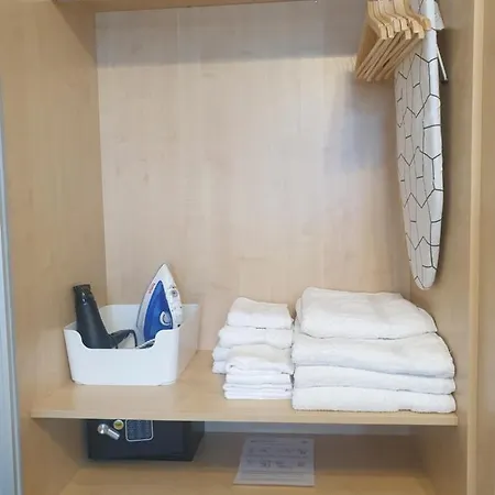 London Luxury 2 Bedroom Flat 5min Walk From Overground, With Free Wifi, Free Parking-sleeps X6 Ilford