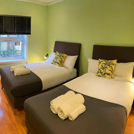 K W Hotel 4*