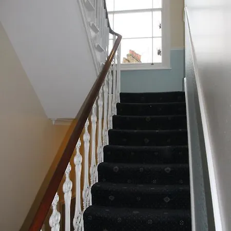 Melbourne House Hotel 3*