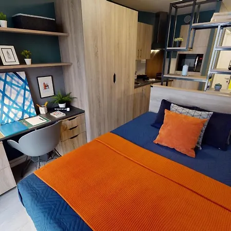 Apartment Trendy At Iq Hammersmith In *