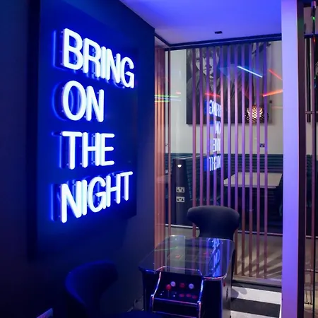 Trendy At Iq Hammersmith In Apartment *