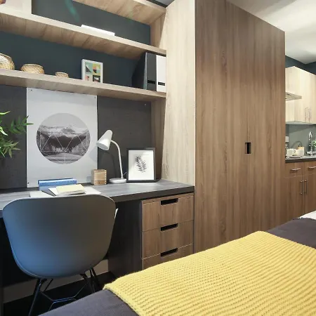 Apartment Trendy At Iq Hammersmith In *