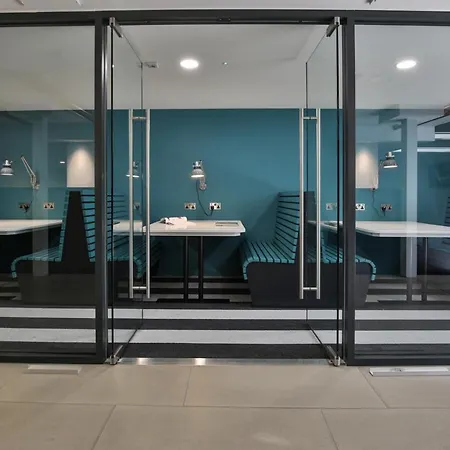 Trendy At Iq Hammersmith In * London