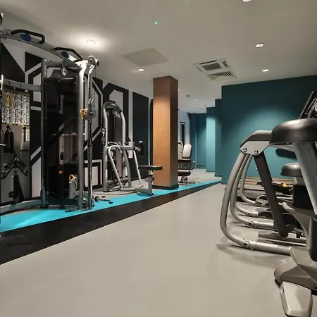 Trendy At Iq Hammersmith In Apartment London