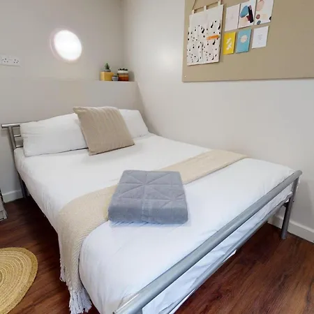 Private Bedrooms With Shared Kitchen And At Iq Tufnell House In Apartment *