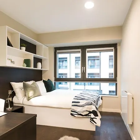 Apartment For Students Only Premium And 2 Bed At Chapter Old Street In London