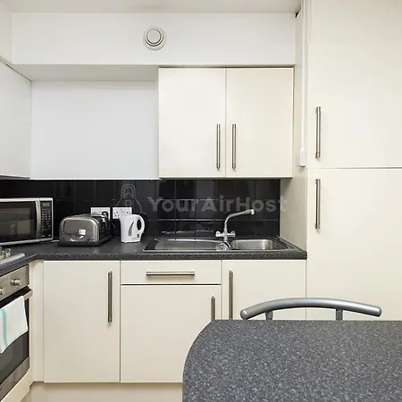 Spacious At Axo Camden In Apartment *