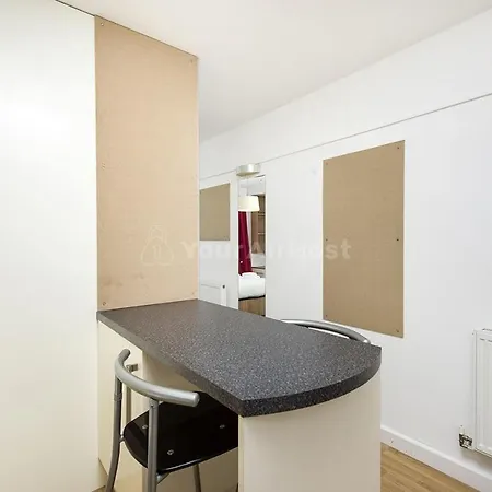 Spacious At Axo Camden In * London