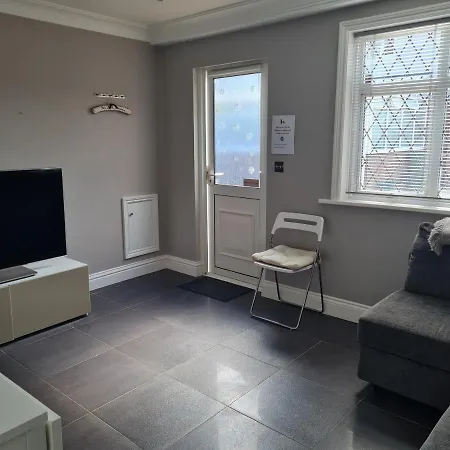 Private Luxury Annex With Secure Free Parking Apartment *