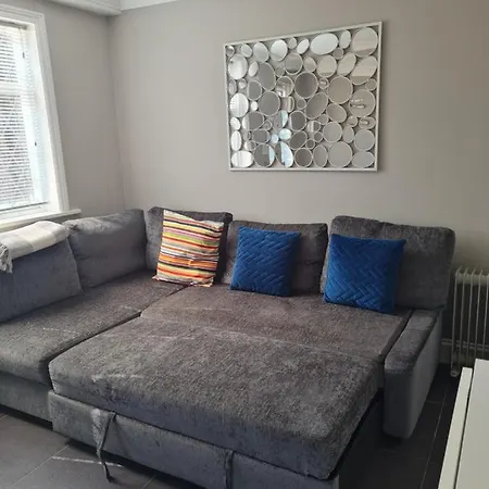 Private Luxury Annex With Secure Free Parking * Chessington
