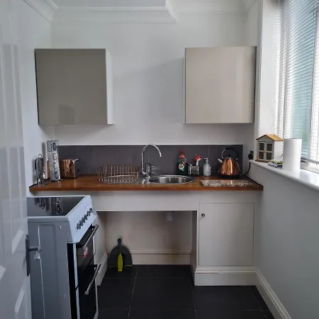 Private Luxury Annex With Secure Free Parking Apartment