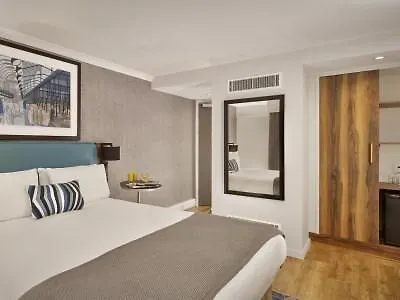 Citadines Barbican 4*