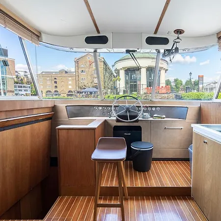 Appartement Rustic 2-bed Houseboat On The River Thames, In East
