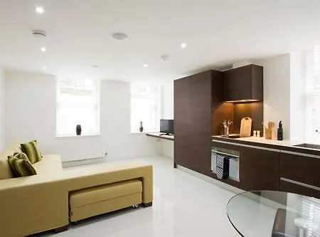 Albany House Central Apartment