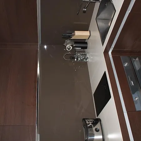 Albany House Central Apartment