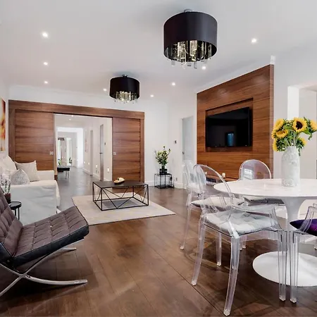 Hyde Park Apartment