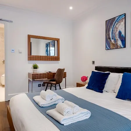 Apartment Hyde Park London