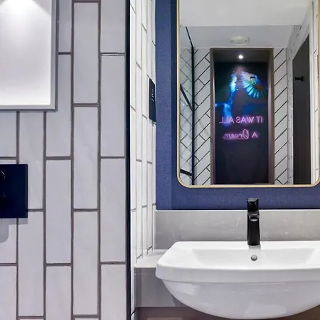 Nyx Holborn By Leonardo Hotell 5*
