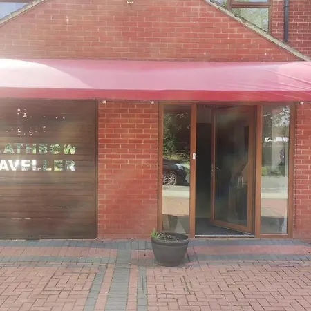 Bed & Breakfast Heathrow Travellers Hub 3*